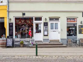 Vin og Tapasbar