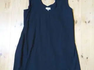L009) sort kjole