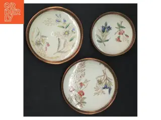 Porcelænsbakker med blomsterdekoration (str. Ø. 9 cm og. ø 7 cm)