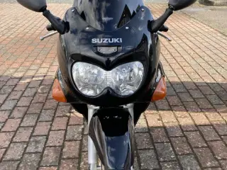 Suzuki GSX 600 F