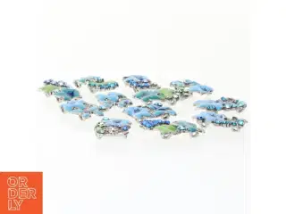 Samling af emaljerede charms (str. 2,5x1,6 cm)