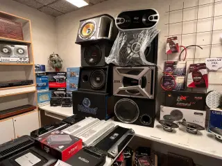 Bilstereo i top og priser i bund 