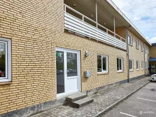 Godt kontorlejemål på Jegstrupvej - i alt 290 kvm