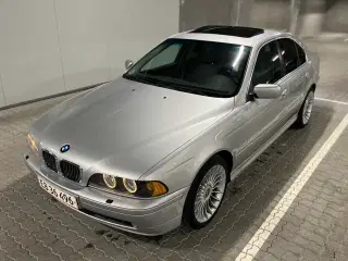BMW E39 530i • Facelift 2002 • 3.0 R6 • Stor udsty