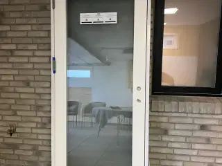 Rationel Facadedør med glas