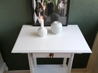 Nymalet tobaksbord Hvid