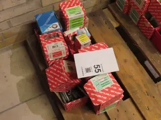 Parti skruer, søm & bolte