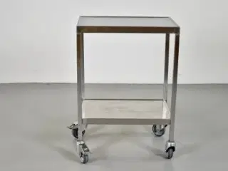 Rullebord i st�ål med to hylder - 60,5 cm.