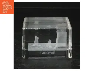 Glas skulptur fra Solberg (str. 8 x 8 cm)