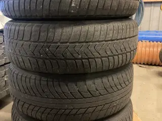 Alufælge BMW med vinterdæk