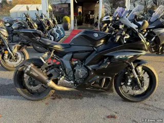 Yamaha YZF R7