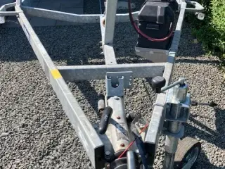 bådtrailer - 2700 kg - år 2015