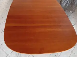 Spisebord med 2 tillægsplader 