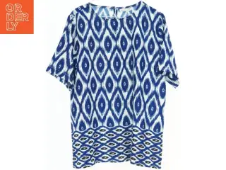 Mønstret bluse fra Name It (str. 146)