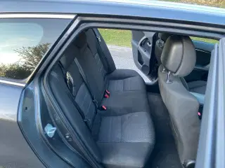 Toyota Avensis 1,8 VVT-i T2 Touch stc.