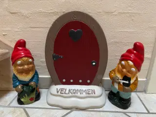 Stor nissedør og to nisser