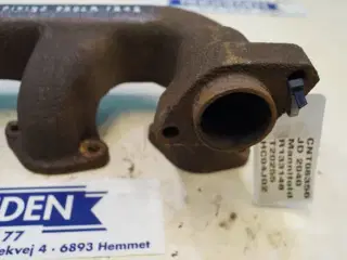 John Deere 2040 Udstødningsmanifold R133148