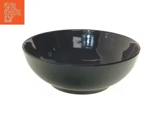 Mørk keramikskål fra Bitz (str. Ø 31 cm)