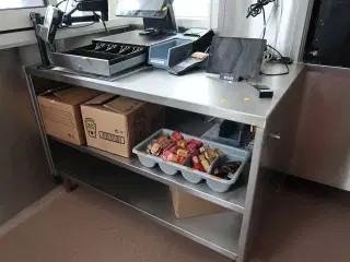 Rustfri stålbord uden kasseapparat m.m.