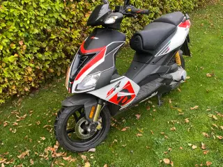 Aprilia SR 50 scooter