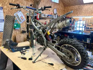 Crosser