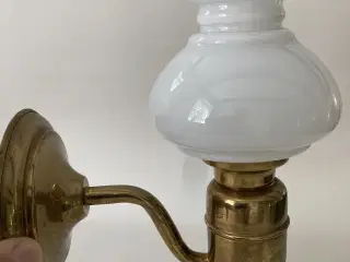 Messing lampet med glas skærm