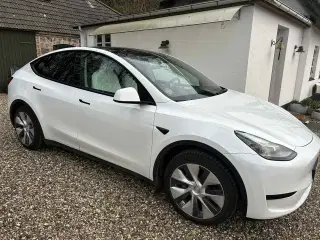 Tesla Model Y  Long Range RWD