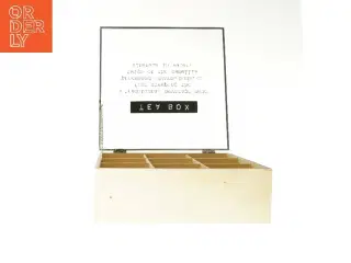 Teæske med låg og rum fra Mørkegaard (str. 8x25x25 cm)