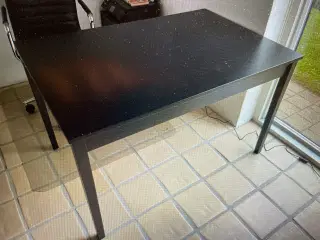 Flot spisebord