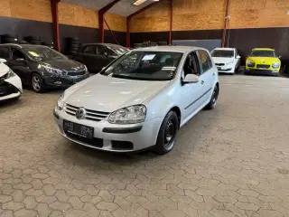 VW Golf V 1,6 FSi Trendline