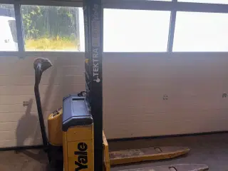 Yale elekstrisk pallestabler med 1 meter stop.