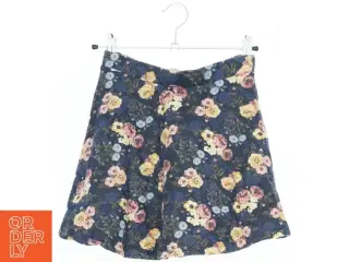 Blomstret nederdel fra F&F (str. 110)