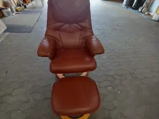 Læder stol med skammel
