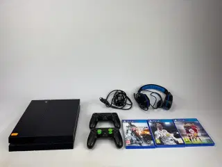 Playstation 4 - inkl. 2 joystick, 3 spil & høretelefoner MOMSFRI