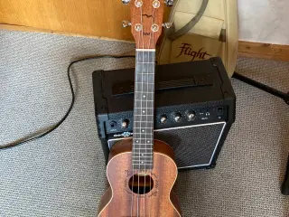 Ukulele Med forstærker og taske