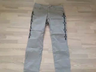 Ny bukser
