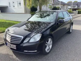 To ejers Mercedes-Benz E200 7G-Tronic