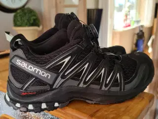 SALOMON VANDRESKO XA PRO 3D 40/41.