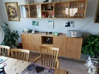 Skænk og vitrine til vægmontering sælges