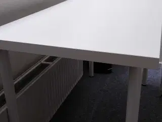 Fint skrivebord hvidt