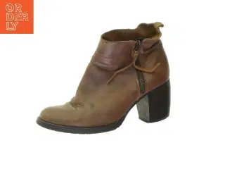 Dame støvler (str. 39)