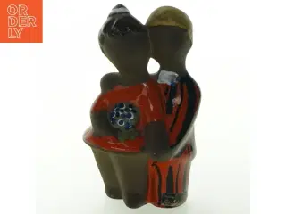Keramik figur af et par (str. 15 cm)