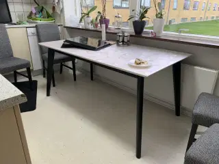 Biva spisebord god kvalitet