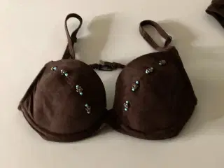 Bikini Change 75B