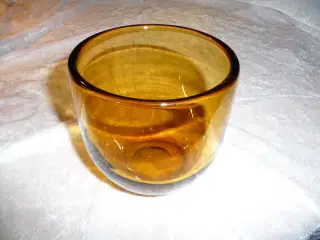 ravgul glas skål