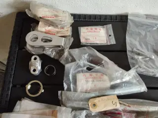 Nye reservedele m.v. Honda M.C (8) ( Se %)