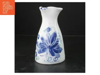 Keramisk kande med blåt blomsterdesign (str. 16,5x9,5 cm)
