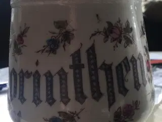 To smukke porcelæns beholdere 