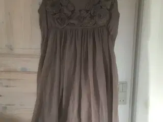 Brun festkjole