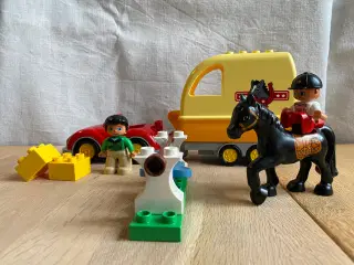 LEGO Duplo hestetrailer, bil, hest, mennesker mm.